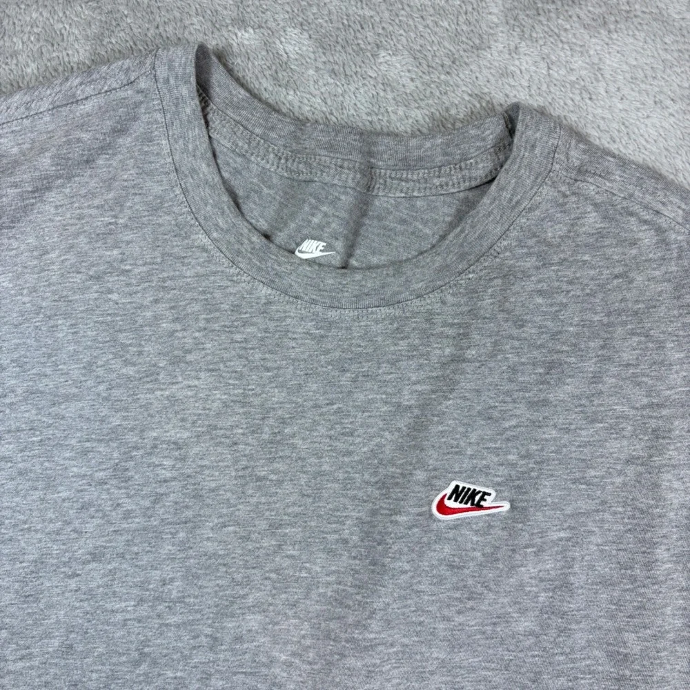 Nike sportswear essential